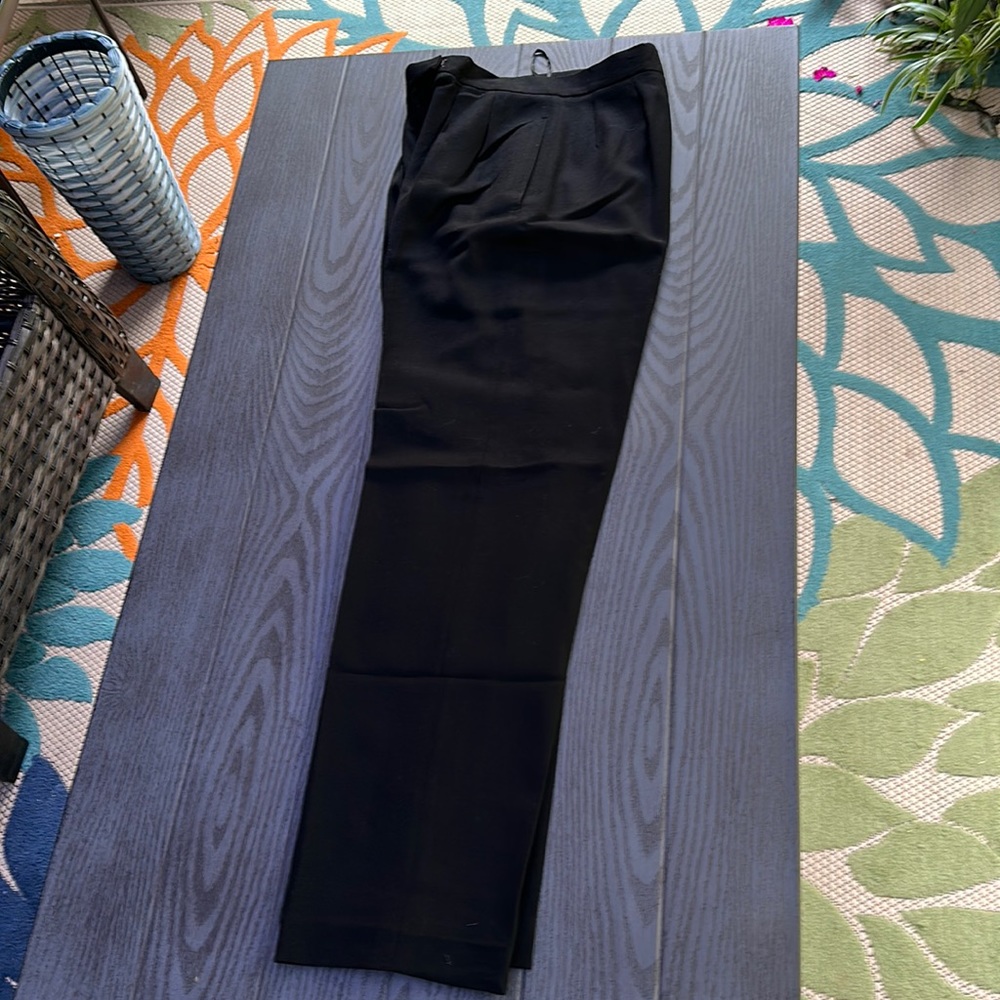 Woman’s Rena Rowan Black Pants